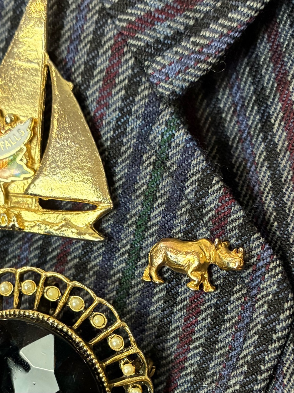 Vintage Gold Tone Rhinoceros Pin Brooch Mini Animal Lapel Tie Pin Collectible